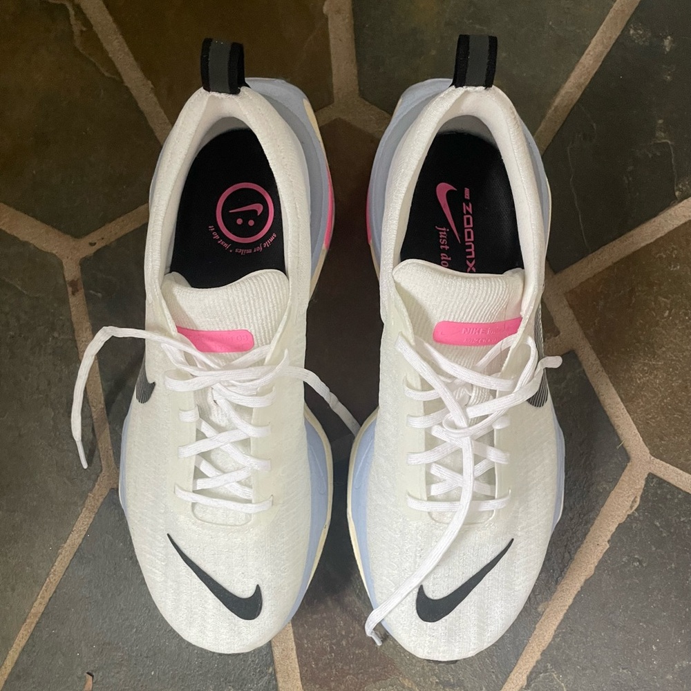 Nike zoomx invincible run 3 size 10.5